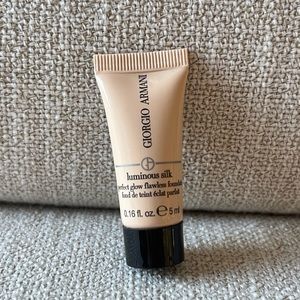 Armani Luminous Silk Perfect Glow Flawless Oil Free Foundation Travel size 5ml